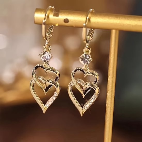 Sjika - Luxe Gouden Hart Oorringen – Verfijnde Dangle Earrings met Strass – Perfect Cadeau voor Haar