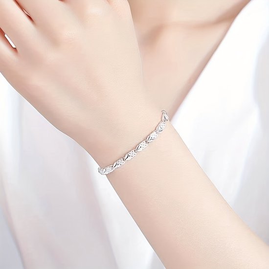 Sjika - Armband – Cadeau voor Haar - Zilveren Dames Armband – Kristallen Bladschakels – Elegant & Tijdloos – Verstelbare Sluiting - Cadeau voor haar