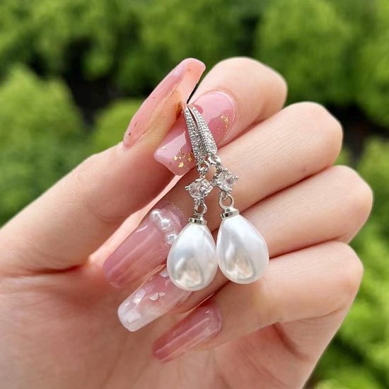 Sjika - Elegante Oorbellen met Parel en Kristal – Zilverkleurige Dames Oorbellen – Tijdloos & Luxe Design
