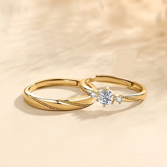 Sjika - Relatie Ringen Set – 2-delig – Goudkleurig – Zirkonia – Verstelbaar – Trouwringen / Verlovingsringen / Vriendschapsringen – Voor Koppels - Cadeau