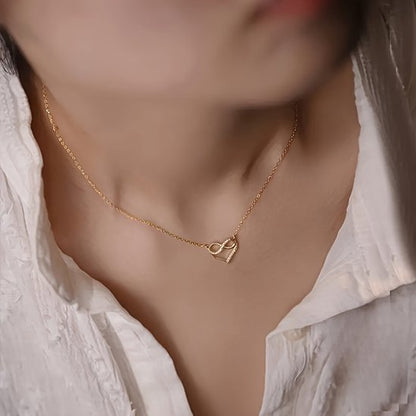 Sjika - Goudkleurige Hartjesketting met Infinity Symbool – Elegant en Tijdloos Design – Perfect Cadeau voor Haar