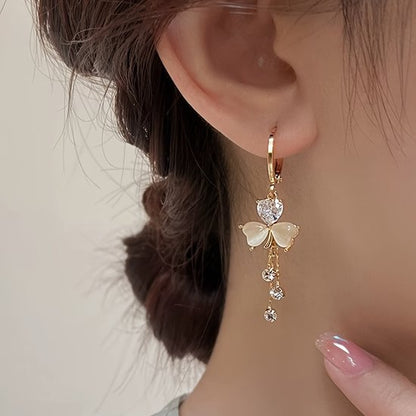 Sjika - Vlinder Oorbellen Dames Goudkleurig – Hartvormige Kristal Oorringen – Elegante Hangoorbellen met Strass – Trendy Sieraden voor Dames - Cadeau voor haar