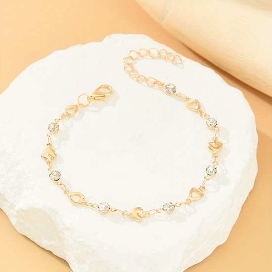 Sjika - Trendy armband met hartjes – Zirkonia stenen – Luxe dames sieraad – Perfect cadeau
