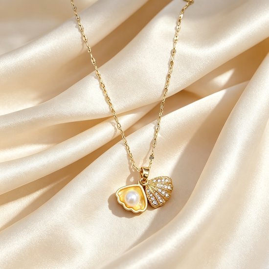 Sjika - Dames Ketting Goudkleurig met Schelp & Parel Hanger – Elegante Halsketting – Trendy Minimalistische Sieraden – Cadeau voor Haar