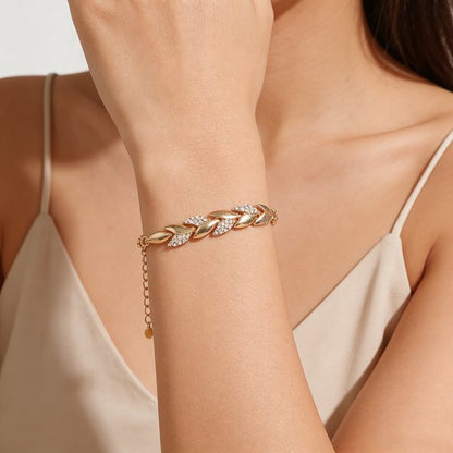Sjika - Dames Armband Goudkleurig met Kristallen – Luxe Schakelarmband – Elegante Armband Dames – Trendy Sieraden - Cadeau van haar
