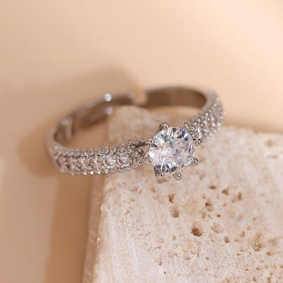 Sjika - Zilveren Ring Dames met Zirkonia – Verstelbare Solitair Ring – Verlovingsring Look – Luxe Sieraad - Cadeau voor haar