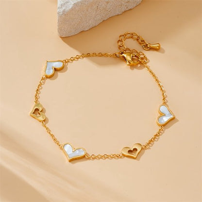 Sjika - Dames Armband Goudkleur – Elegante Hartjes Armband met Parelmoer – Verstelbaar Cadeau Sieraad