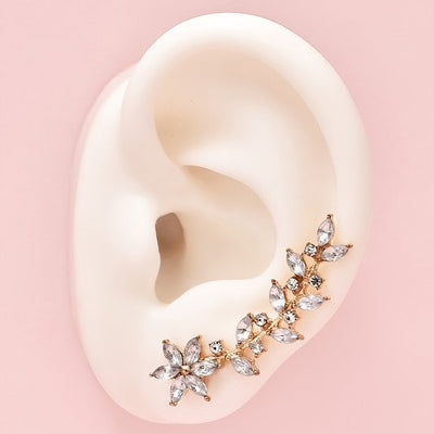 Sjika - Elegante Crystal Ear Cuff – Bladdesign – Gold Plated – Luxe Ear Climber – Zonder gaatje – Comfortabel & Lichtgewicht - Cadeau voor haar