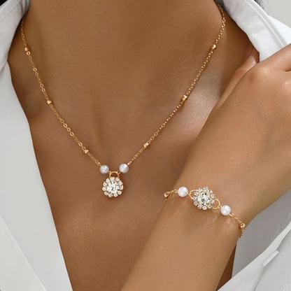Sjika - Gouden Sieradenset Dames – Ketting & Armband met Parels en Zirkonia – Luxe Elegante Set – Gold Plated - Cadeau voor haar
