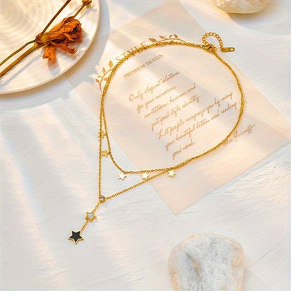 Sjika - Gold plated ketting met sterren – Luxe damesketting met kristal – Dubbele laag & trendy design – Hypoallergeen