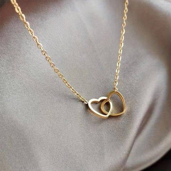 Sjika - Gouden Hartjes Ketting Dames – Dubbel Hart Hanger – Minimalistische Ketting – Gold Plated – Cadeau voor Haar