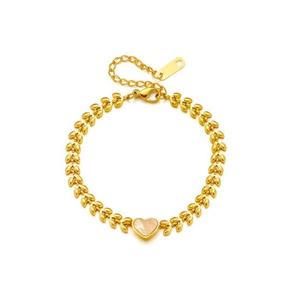 Sjika - Gold plated armband met hart hanger – Luxe damesarmband met parelmoer accent – Elegant & stijlvol design – Perfect cadeau voor haar