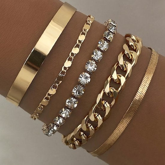 Sjika - Gold plated armbanden set – Luxe damesarmbanden met kristallen & schakels – 5-delige sieradenset – Elegant & trendy design