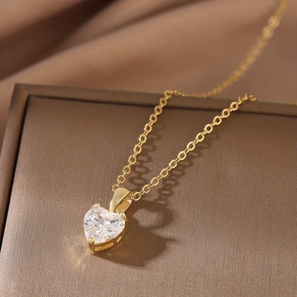 Sjika - Gouden Sieradenset Dames – Ketting & Oorbellen Hartje met Zirkonia – Gold Plated – Luxe Cadeau Set - Cadeau voor haar