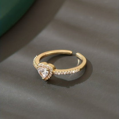 Sjika - Gold plated ring met hartvormige zirkonia – Luxe damesring – elegant design – Perfect cadeau voor haar