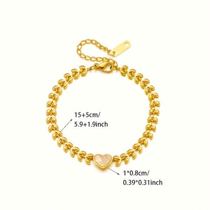 Sjika - Gold plated armband met hart hanger – Luxe damesarmband met parelmoer accent – Elegant & stijlvol design – Perfect cadeau voor haar
