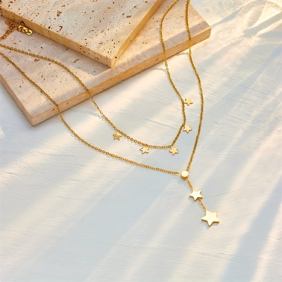 Sjika - Gold plated ketting met sterren – Luxe damesketting met kristal – Dubbele laag & trendy design – Hypoallergeen