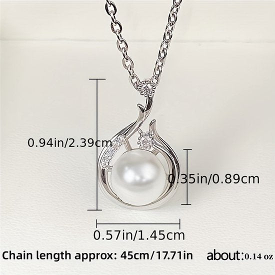 Sjika - Zilveren Ketting Dames met Parel Hanger – Elegante Ketting met Zirkonia – Luxe Sieraad – Cadeau voor Haar