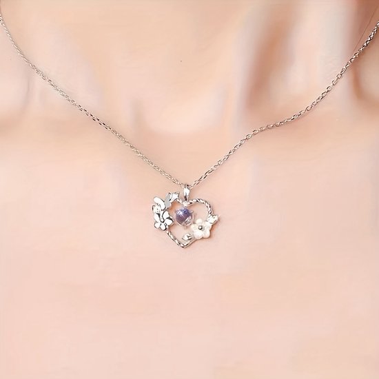 Sjika - Hart Ketting Dames Zilverkleurig – Vlinder & Bloem Hanger met Blauwe Kristal Steen – Elegante Dames Ketting – Romantisch Cadeau voor Haar