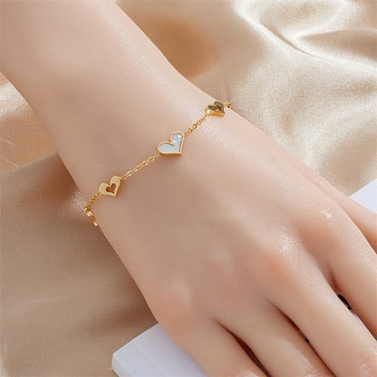 Sjika - Dames Armband Goudkleur – Elegante Hartjes Armband met Parelmoer – Verstelbaar Cadeau Sieraad